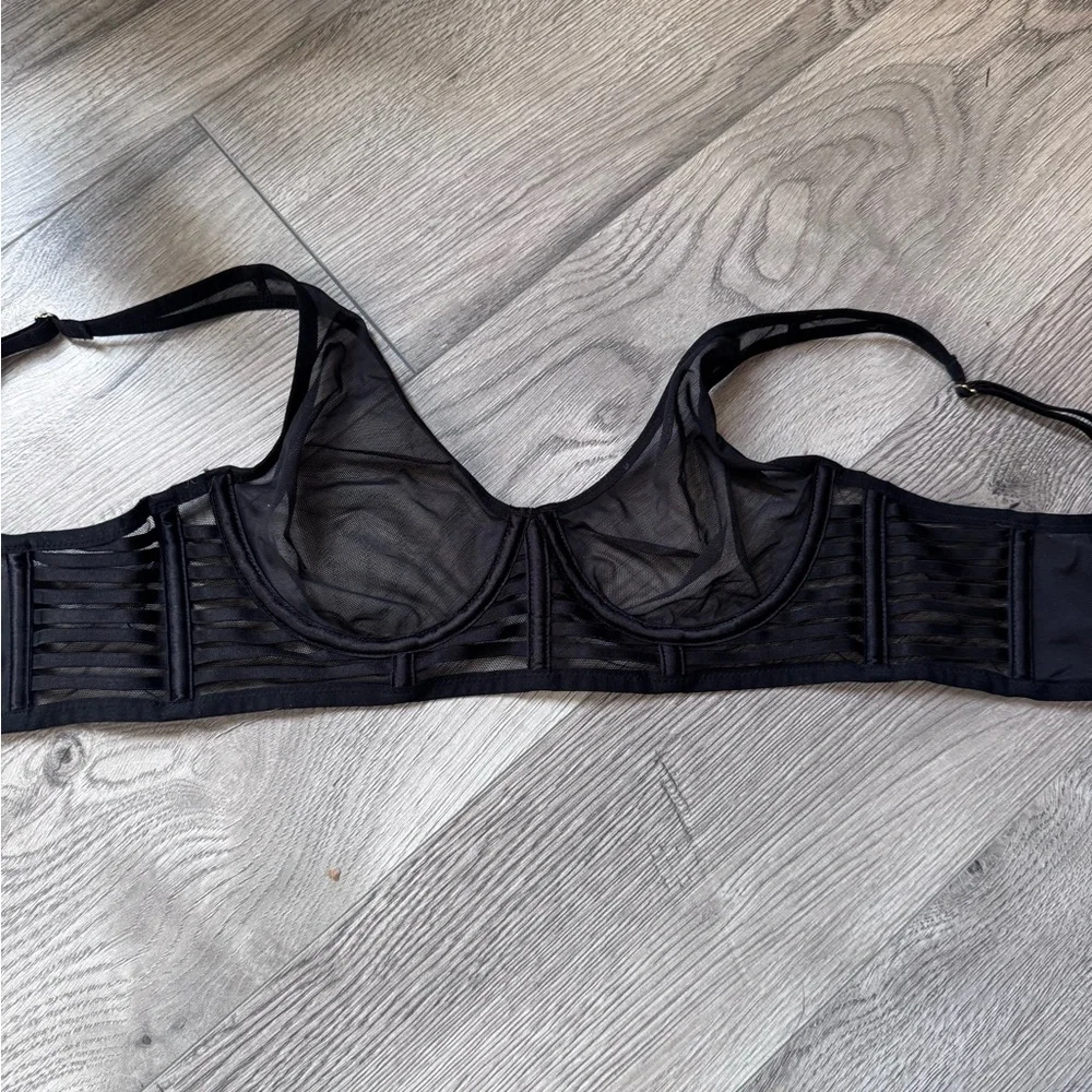 VS 34C Sheer Bra - Picture 3 of 5